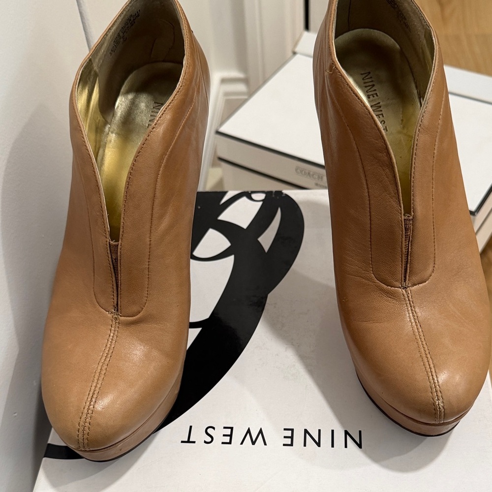 Nine West Camel Ankle Booties